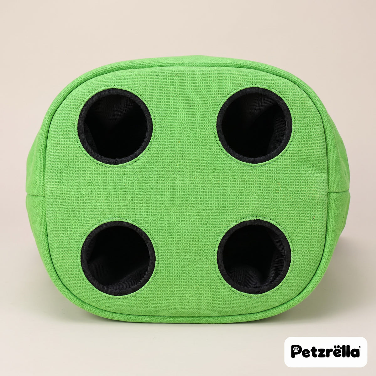 Petzrella cat carrier bag base with four leg openings, detail