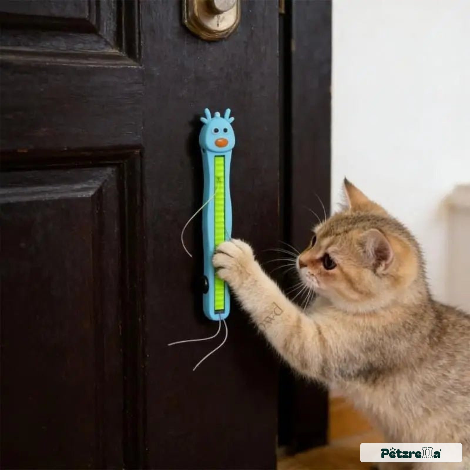 Petzrella Auto Cat Teaser — Self-Rotating Feather Wand Toy for Indoor Cats - Petzrella Kft.