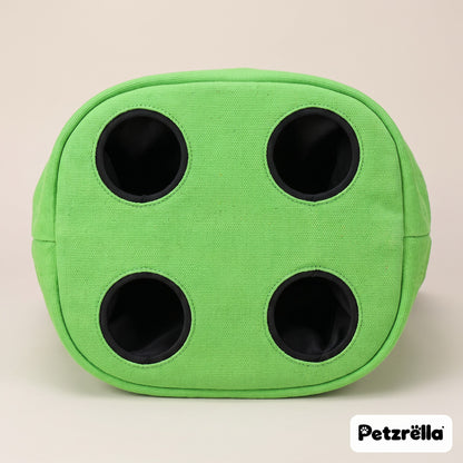 Petzrella cat carrier bag base with four leg openings, detail